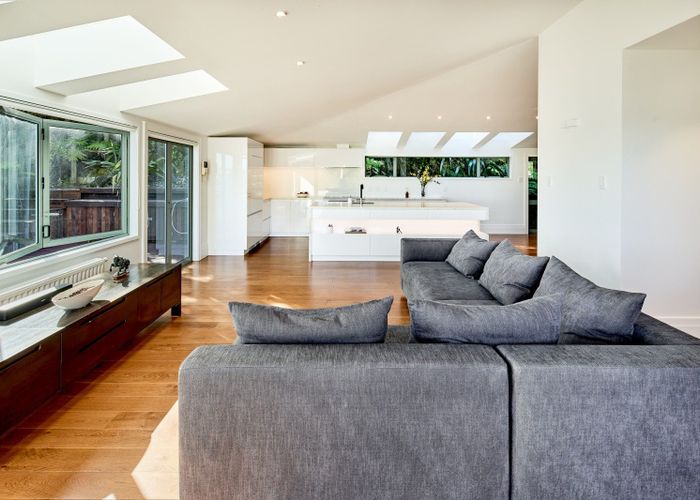  at 21 Dillon Street, Lowry Bay, Lower Hutt