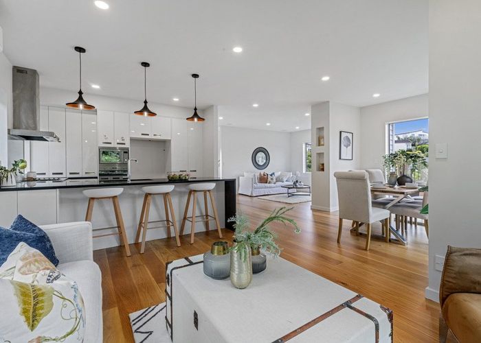  at 487A East Coast Road, Murrays Bay, North Shore City, Auckland