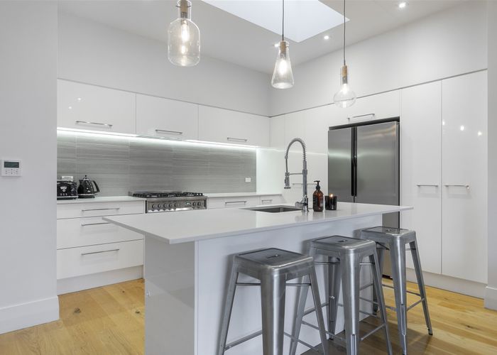  at 9 West View Road, Westmere, Auckland