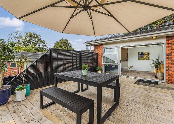  at 6/3 Houghton Street, Meadowbank, Auckland
