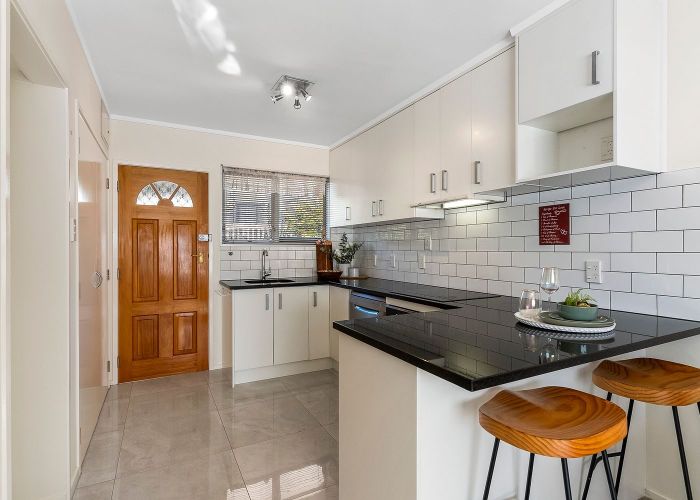 at 4/112 Gossamer Drive, Pakuranga Heights, Manukau City, Auckland