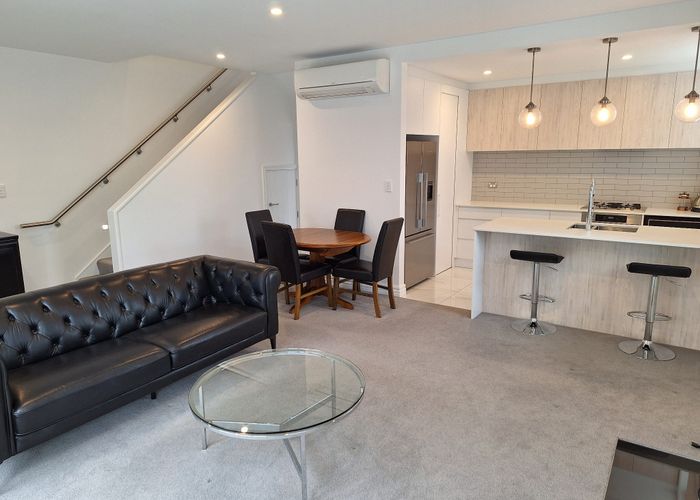  at 1/52 Fendalton Road, Fendalton, Christchurch