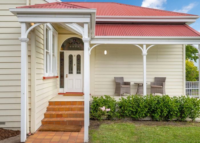  at 5 First Avenue, Stanley Bay, North Shore City, Auckland