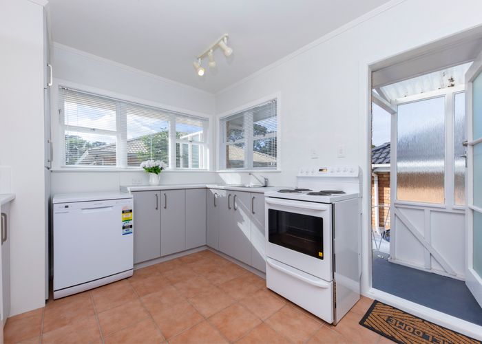  at 4/50 Turama Road, Royal Oak, Auckland