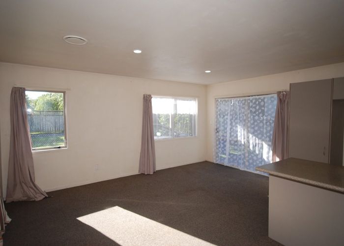  at 11a Helleur Rd, Massey, Waitakere City, Auckland