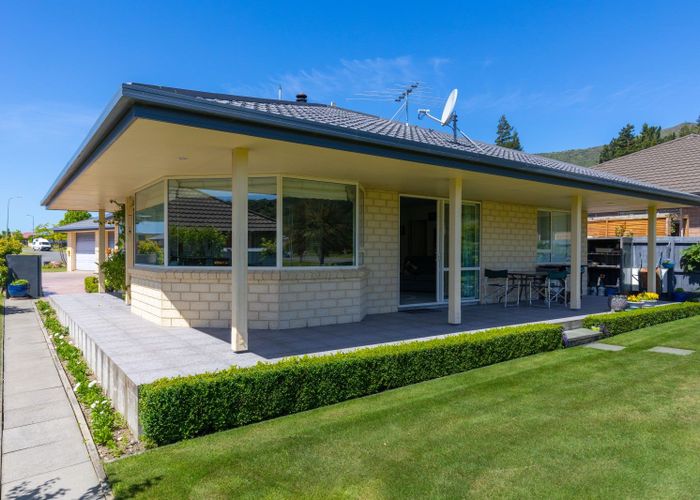  at 32 Admiralty Place, Waikawa, Picton