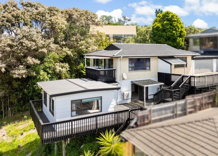  at 2/39 Sunset Road, Tōtara Vale, Auckland