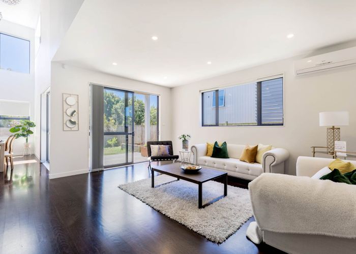  at 8 Carex Way, Long Bay, Auckland