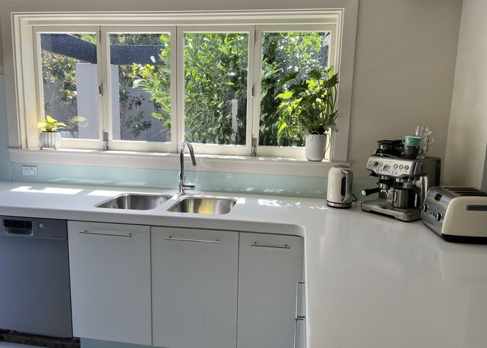  at 2/5 Whareora Terrace, Cashmere, Christchurch
