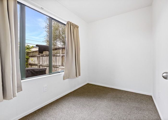  at 3/12 Ambrico Place, New Lynn, Waitakere City, Auckland