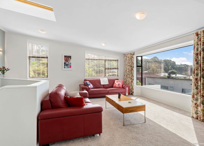  at 1/27 Manly Esplanade, Browns Bay, Auckland