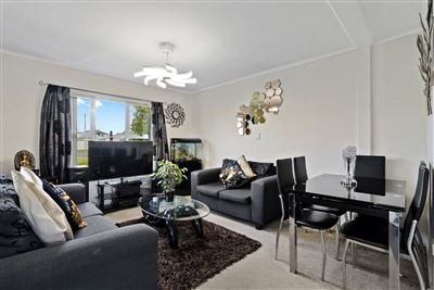  at 6 Gordon Road, Papatoetoe, Auckland