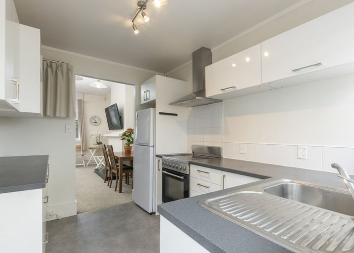  at 2/722 Manukau Road, Royal Oak, Auckland