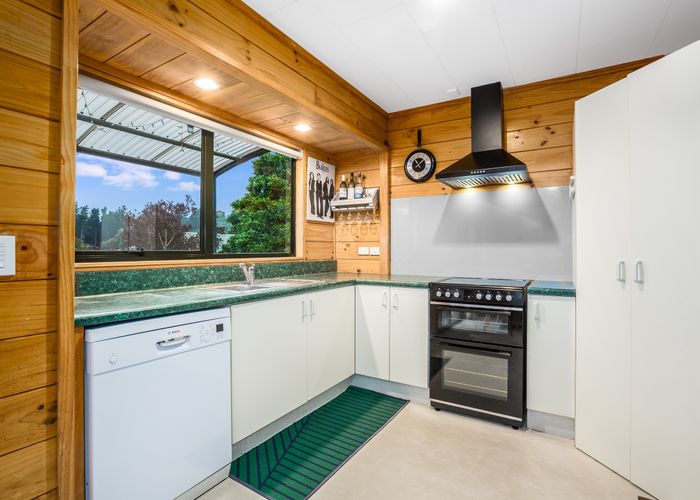  at 8 Ribbonwood Terrace, Ranui, Porirua