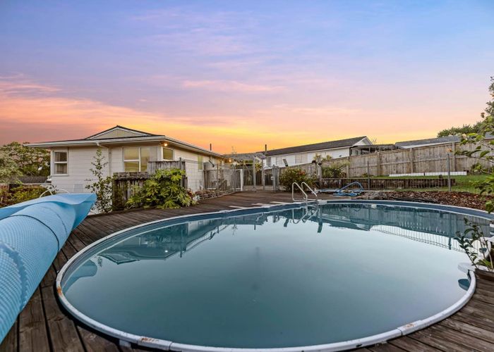  at 36 Felgrove Street, Glendene, Waitakere City, Auckland