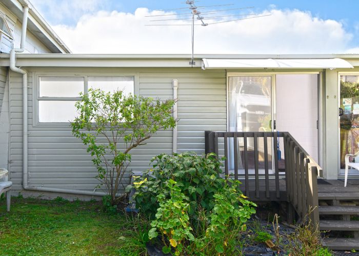  at 4/93 Donovan Street, Blockhouse Bay, Auckland