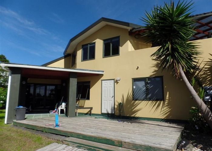  at 33 Vanguard Road, Kelston, Waitakere City, Auckland