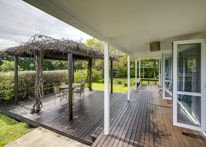  at 99 Raupare Road, Twyford