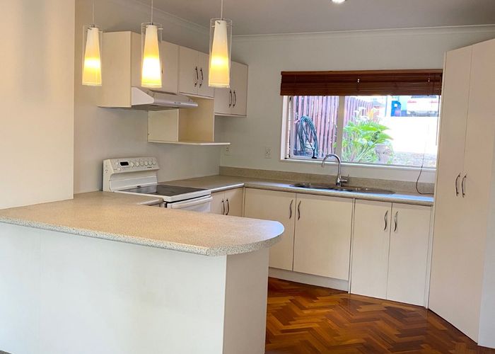  at 2/27 Lucienne Drive, Ranui, Waitakere City, Auckland