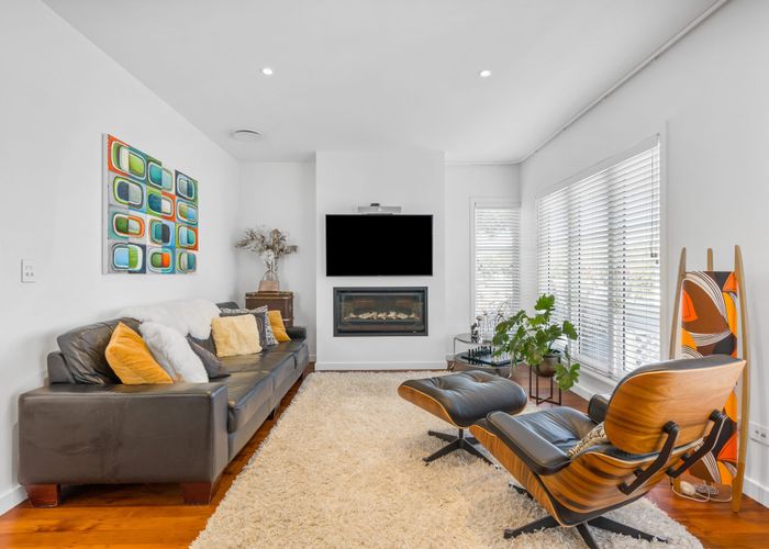  at 2/24 Francis Street, Hauraki, Auckland