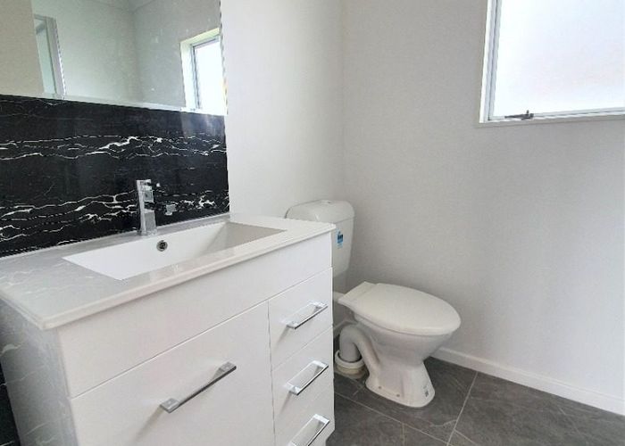  at 2/43 Solveig Place, Randwick Park, Manukau City, Auckland