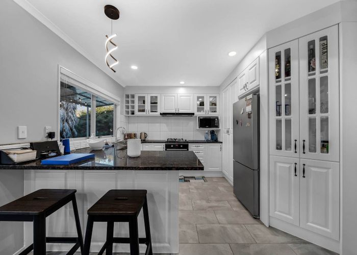  at 33 Bradnor Meadows Drive, Swanson, Waitakere City, Auckland