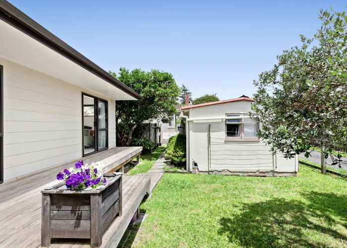  at 727A Te Atatu Road, Te Atatu Peninsula, Waitakere City, Auckland