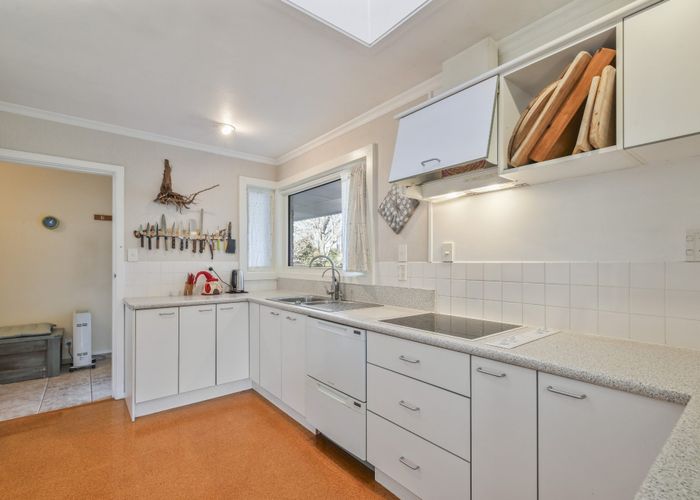  at 16 Stormont Place, Avonhead, Christchurch City, Canterbury