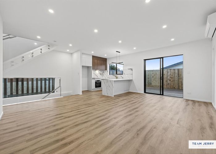  at 27 Jandell Crescent, Bucklands Beach, Manukau City, Auckland