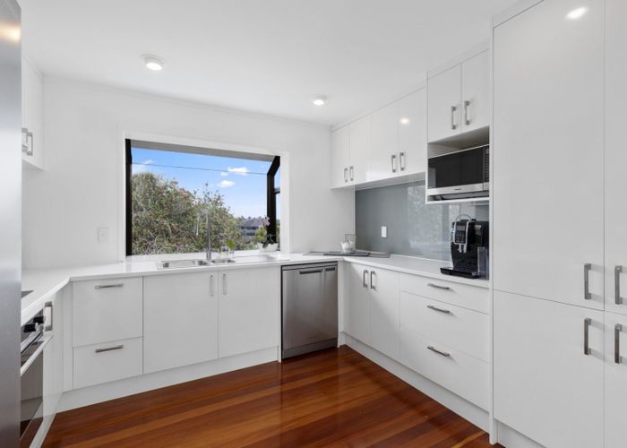  at 16 Strabo Place, Windsor Park, North Shore City, Auckland