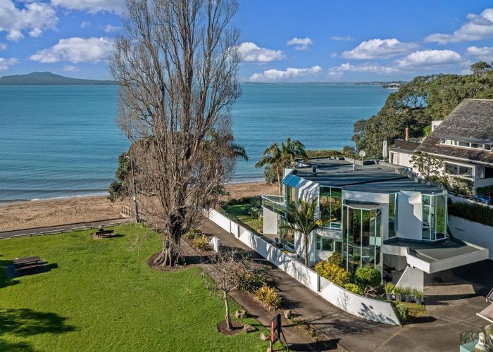  at 1/9 The Esplanade, Castor Bay, Auckland