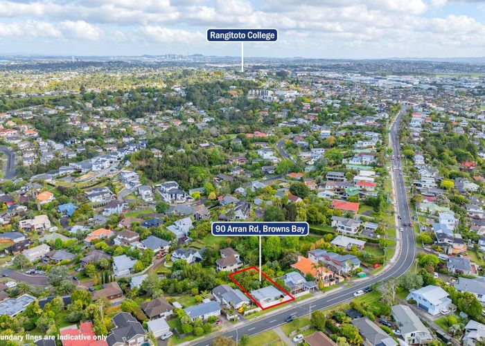  at 90 Arran Road, Browns Bay, Auckland