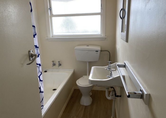  at 1/484 Worcester Street, Linwood, Christchurch City, Canterbury