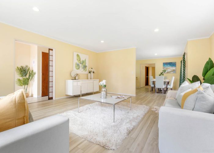  at 10 Hoya Court, Henderson, Auckland