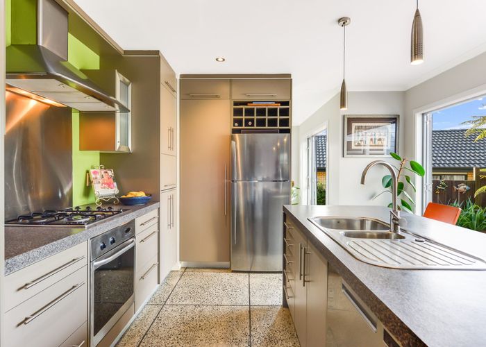  at 7 Greenfield Drive, Western Heights, Hamilton