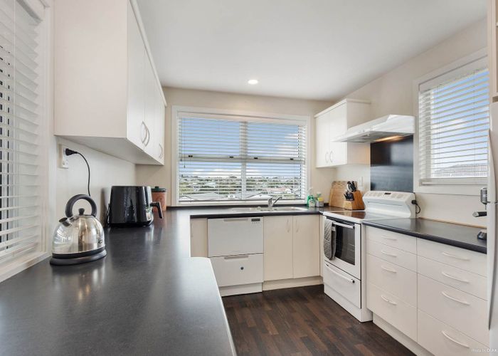  at 19 Newhaven Terrace, Mairangi Bay, North Shore City, Auckland