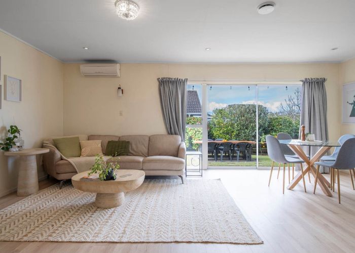  at 1/957a Beach Road, Torbay, North Shore City, Auckland