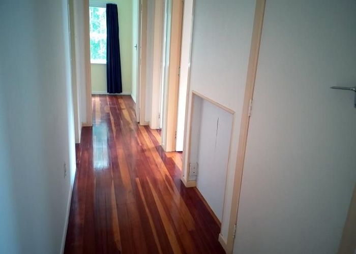  at 17 Canterbury St, Karori, Wellington, Wellington