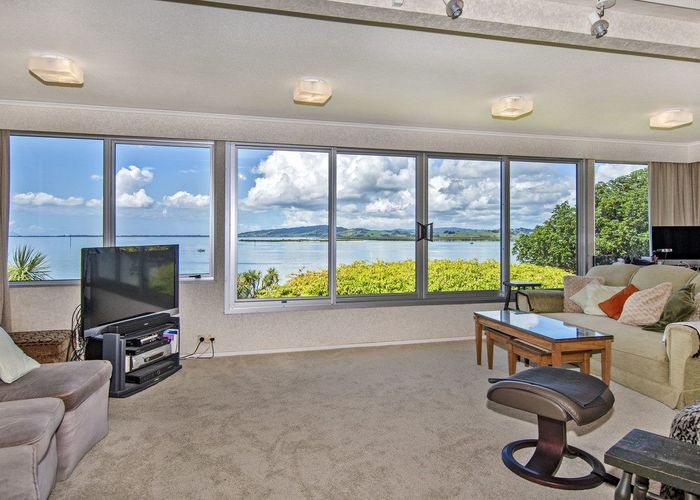  at 182 Beach Road, Onerahi, Whangārei