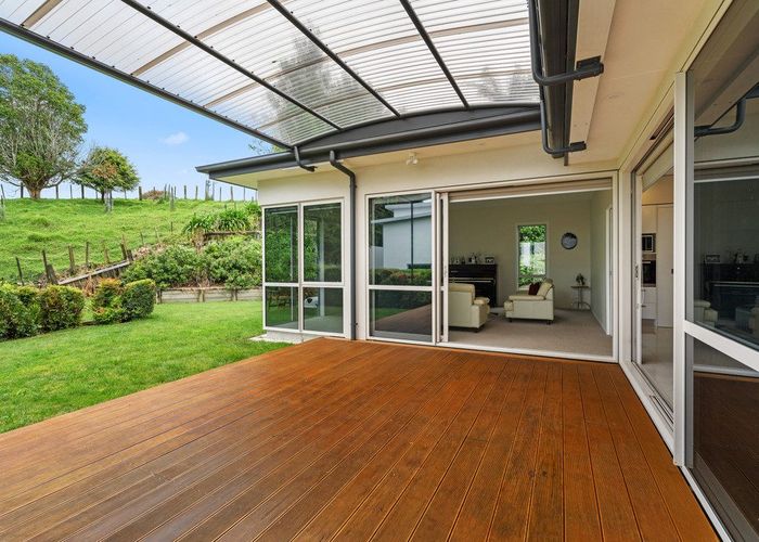  at 2 William Street, Highlands Park, New Plymouth