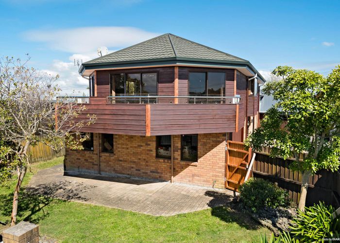  at 1/718 East Coast Road, Pinehill, Auckland