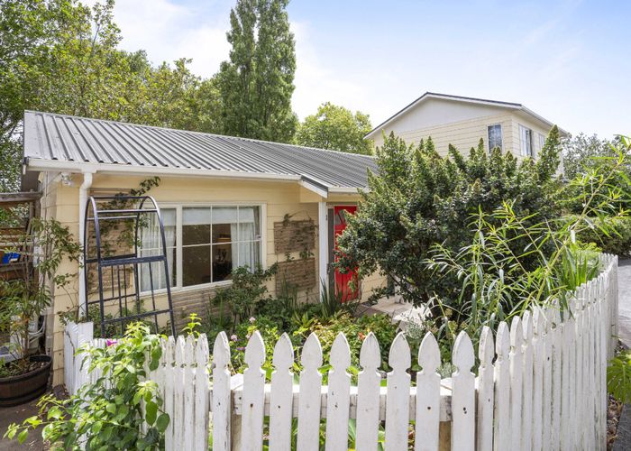  at 17A Freda Place, Favona, Auckland
