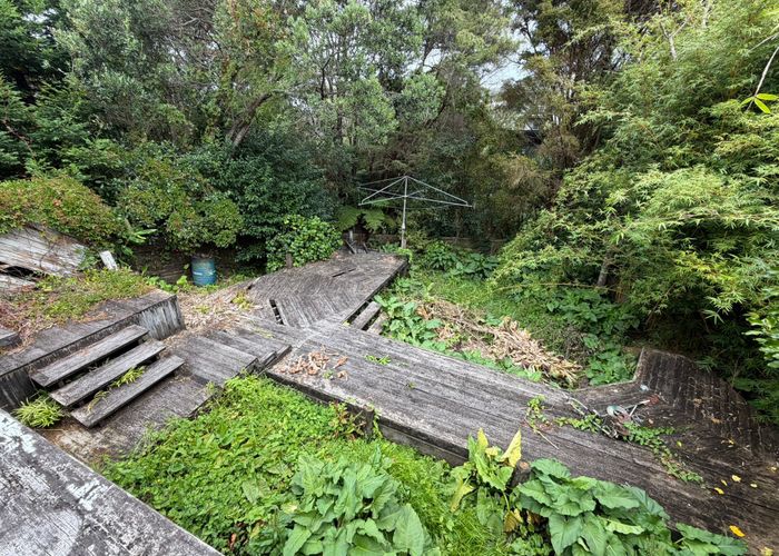  at 220 Golf Road, Titirangi, Waitakere City, Auckland