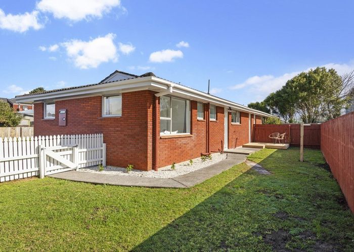  at 1/28 Holly Street, Avondale, Auckland