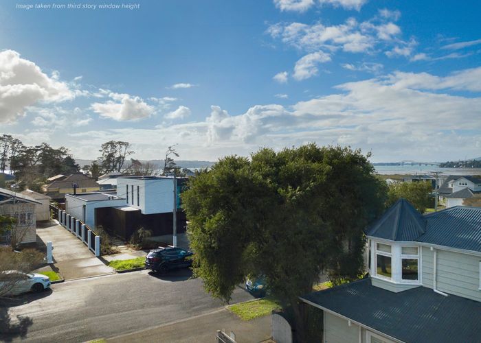  at 21 Johnstone Street, Point Chevalier, Auckland