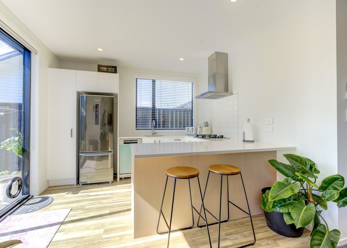  at 1/4 Keitha Place, Glenview, Hamilton