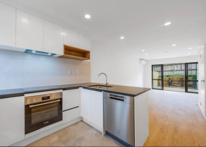  at 6/9 Donovan Ave, Massey, Waitakere City, Auckland