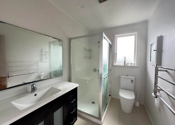 at 2/5 Carole Crescent, Pakuranga, Manukau City, Auckland