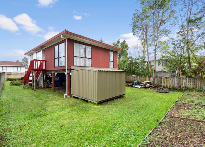  at 2/42 Borich Road, Sunnyvale, Auckland