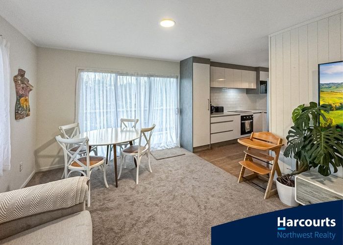  at 323a Triangle Road, Massey, Waitakere City, Auckland